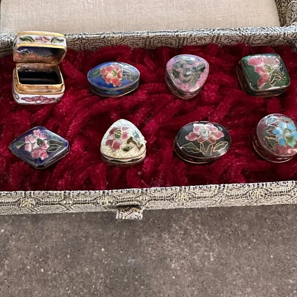 Vintage Smithsonian Institution Cloisonné Trinket or Pill boxes - Picture 2 of 4